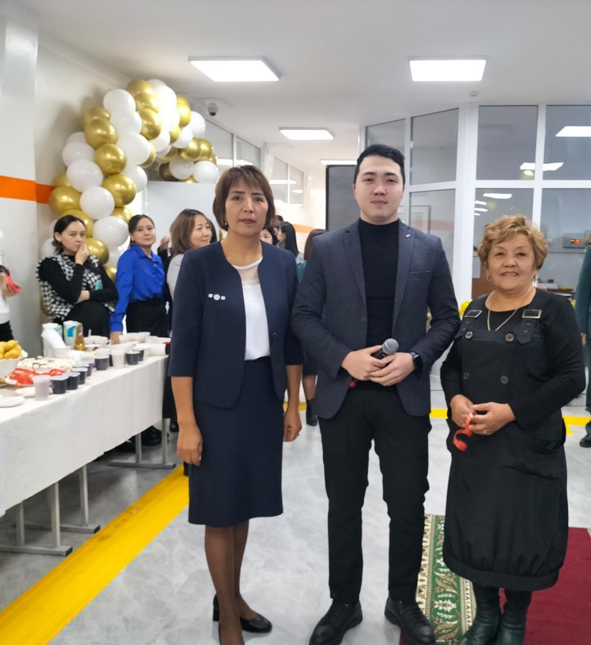 Мектептің салтанатты ашылу сәті