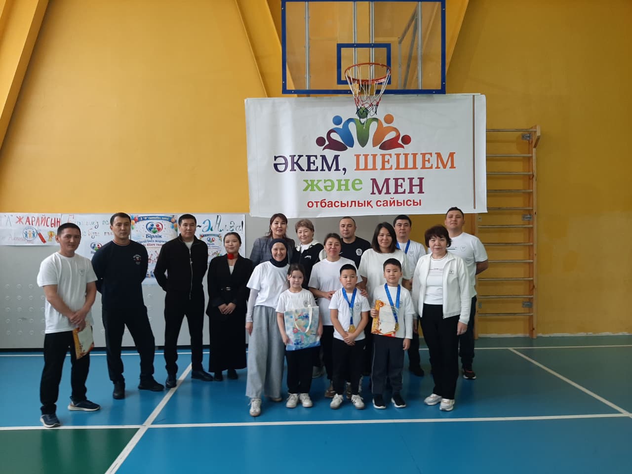 Эстафеталық спорттық жарыс өтті